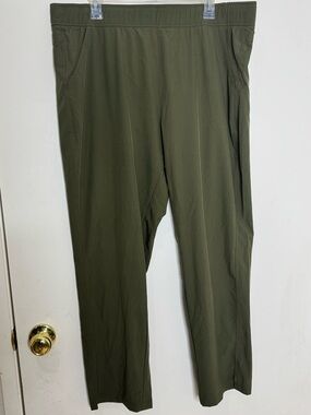 Eddie Bauer Olive Green Stretch Travel Pants- Women’s